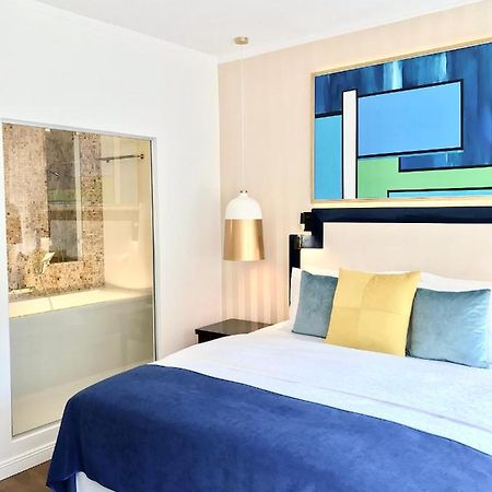 Luxury Apartments Mondrian Market Square III Варшава Экстерьер фото