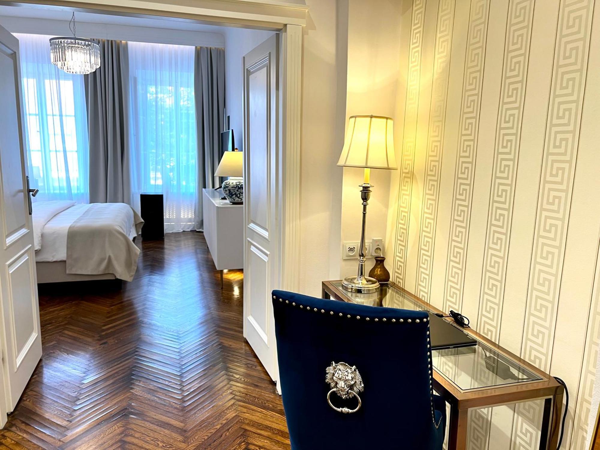 Luxury Apartments Mondrian Market Square III Варшава Номер фото