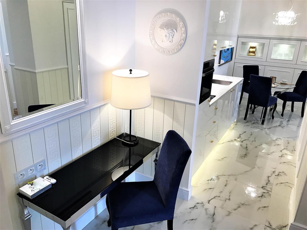 Luxury Apartments Mondrian Market Square III Варшава Экстерьер фото